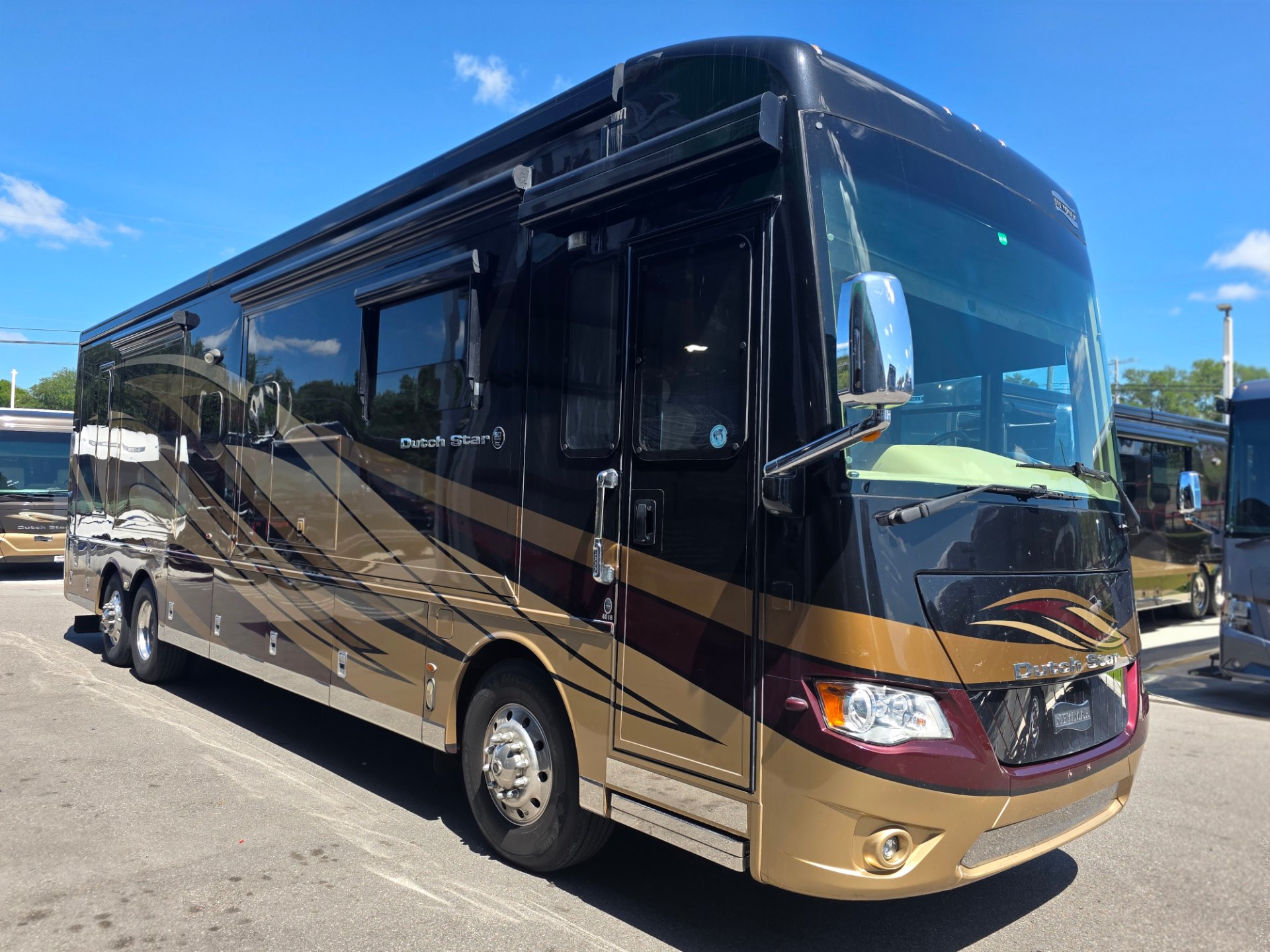 2018 Newmar Dutch Star 4018 - Main photo