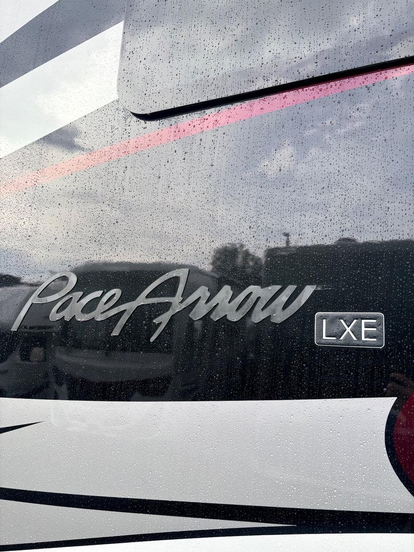 2019 Fleetwood Pace Arrow LXE 38N, Exterior photo 9
