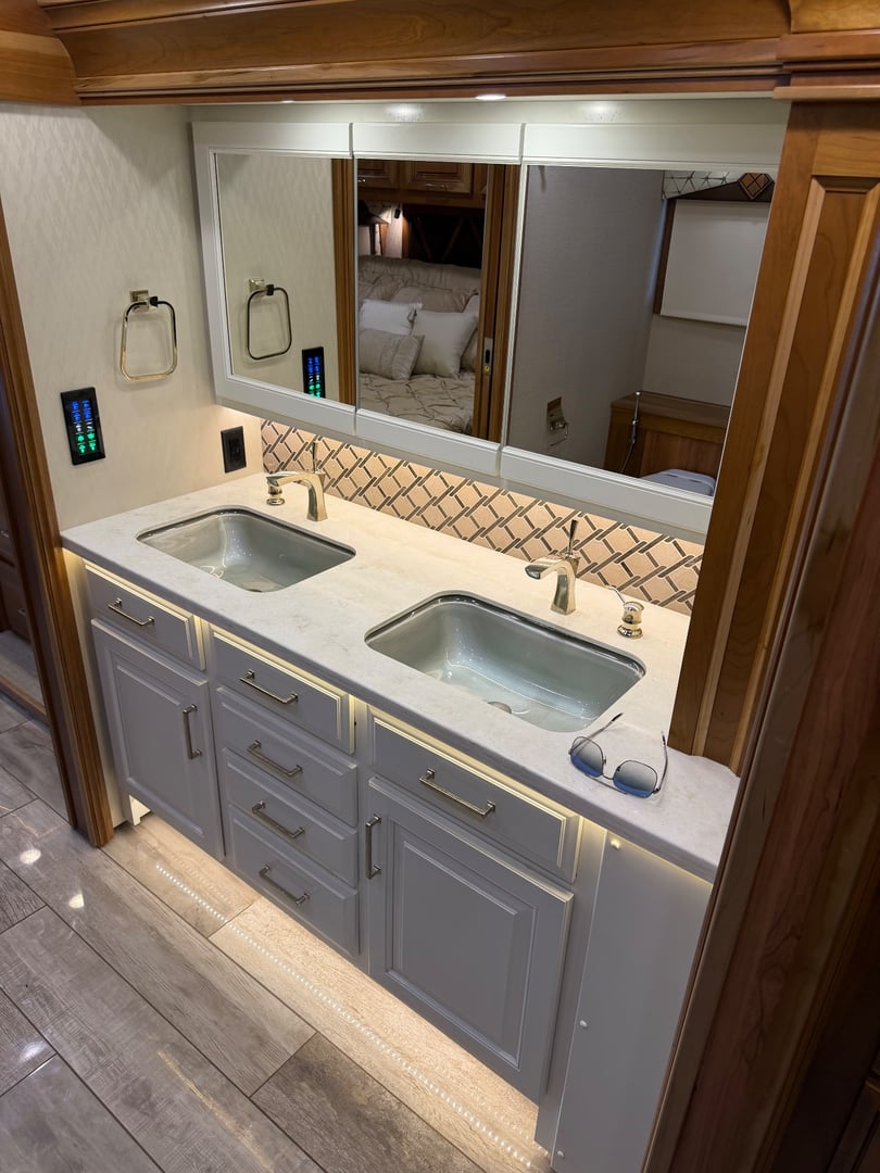 2019 Entegra Coach Anthem 44B, Bathroom photo 8