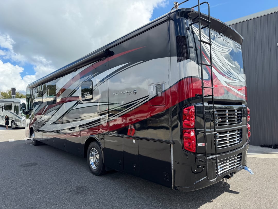 2018 Newmar Ventana 4037, Exterior photo 4