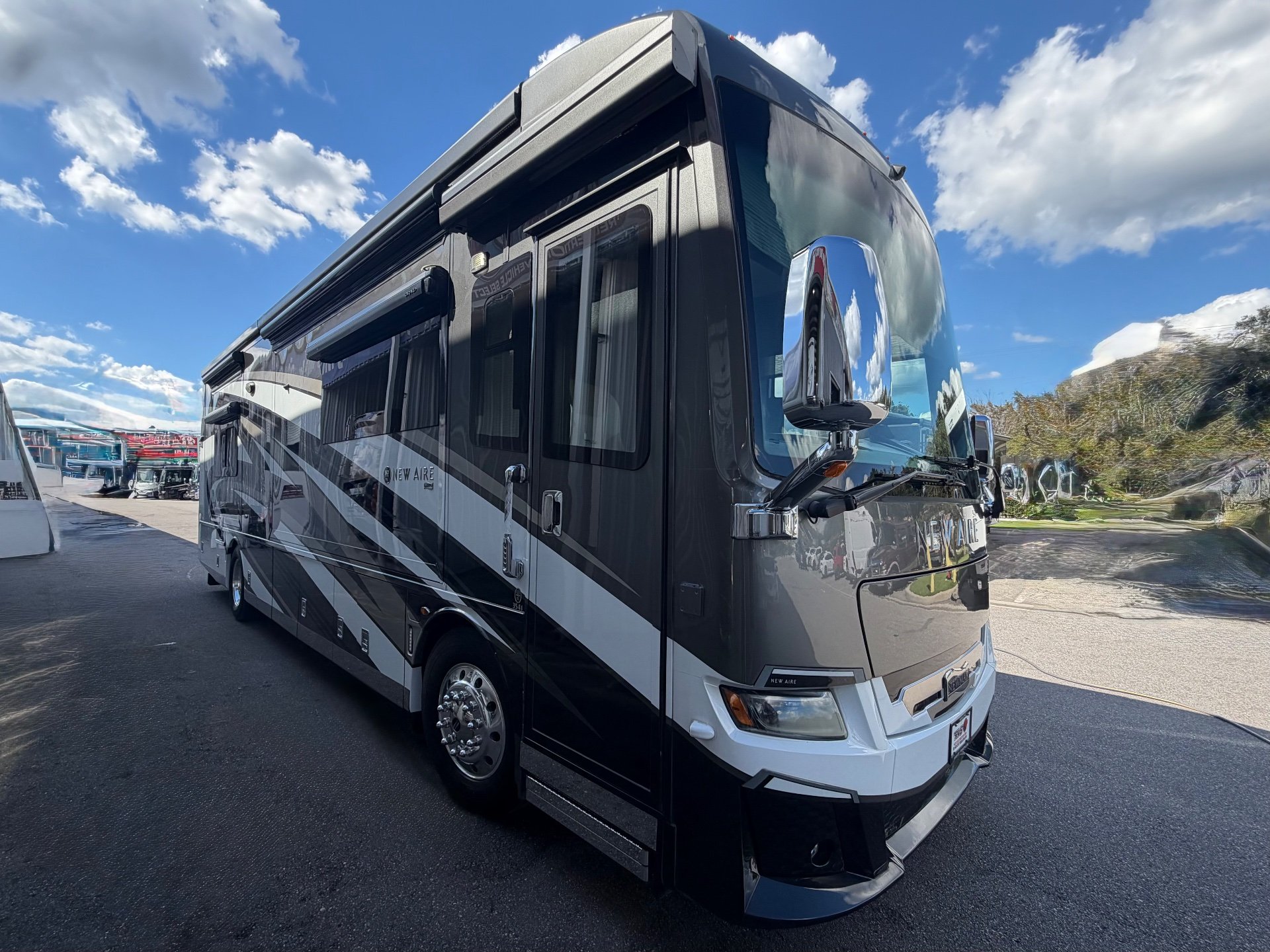 2022 Newmar NewAire 3541 — Exterior photo