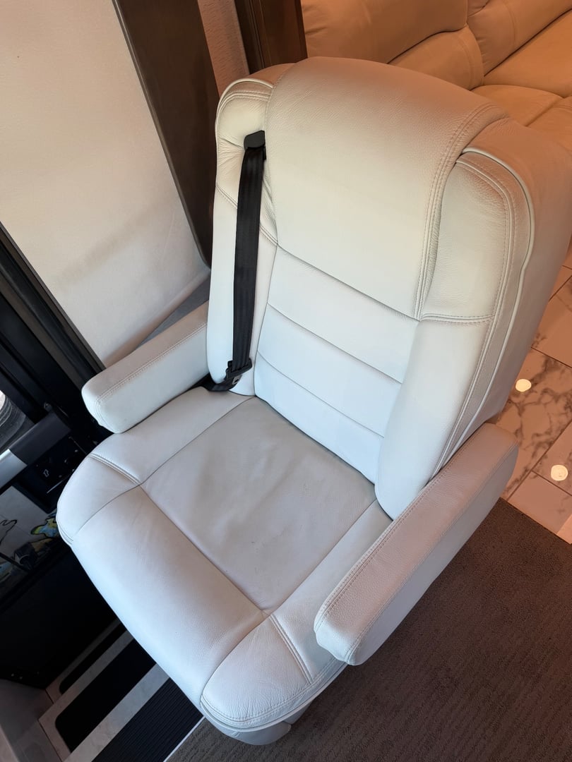 2023 Entegra Coach Anthem 44B, Living area photo 4