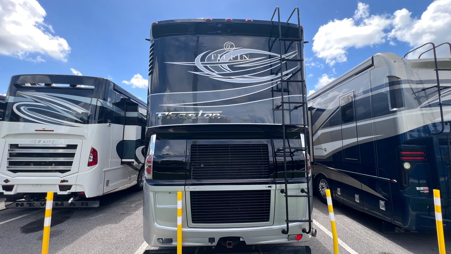 2019 Tiffin Phaeton 40 IH - Photo 4