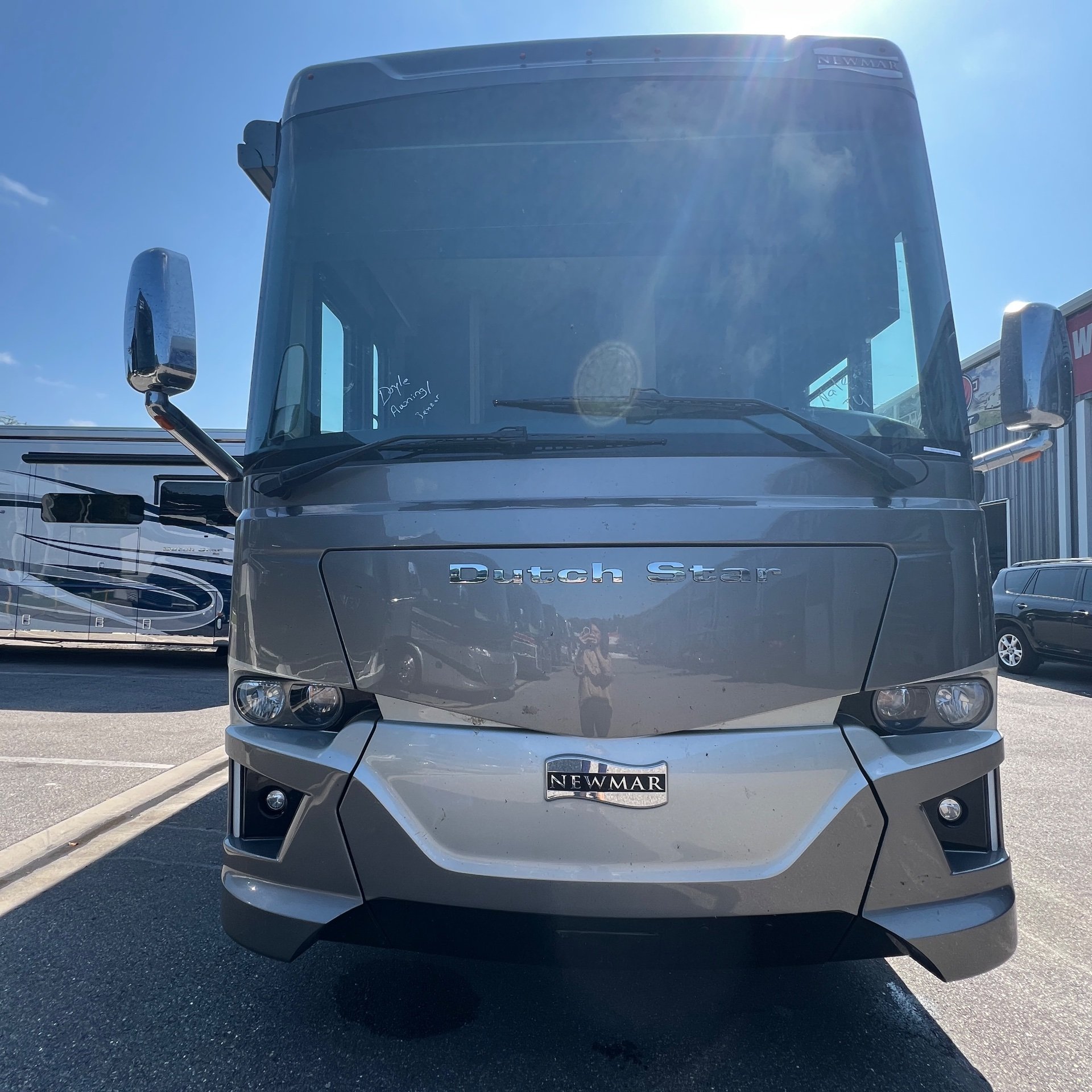 2022 Newmar Dutch Star 4081 - Exterior view 2