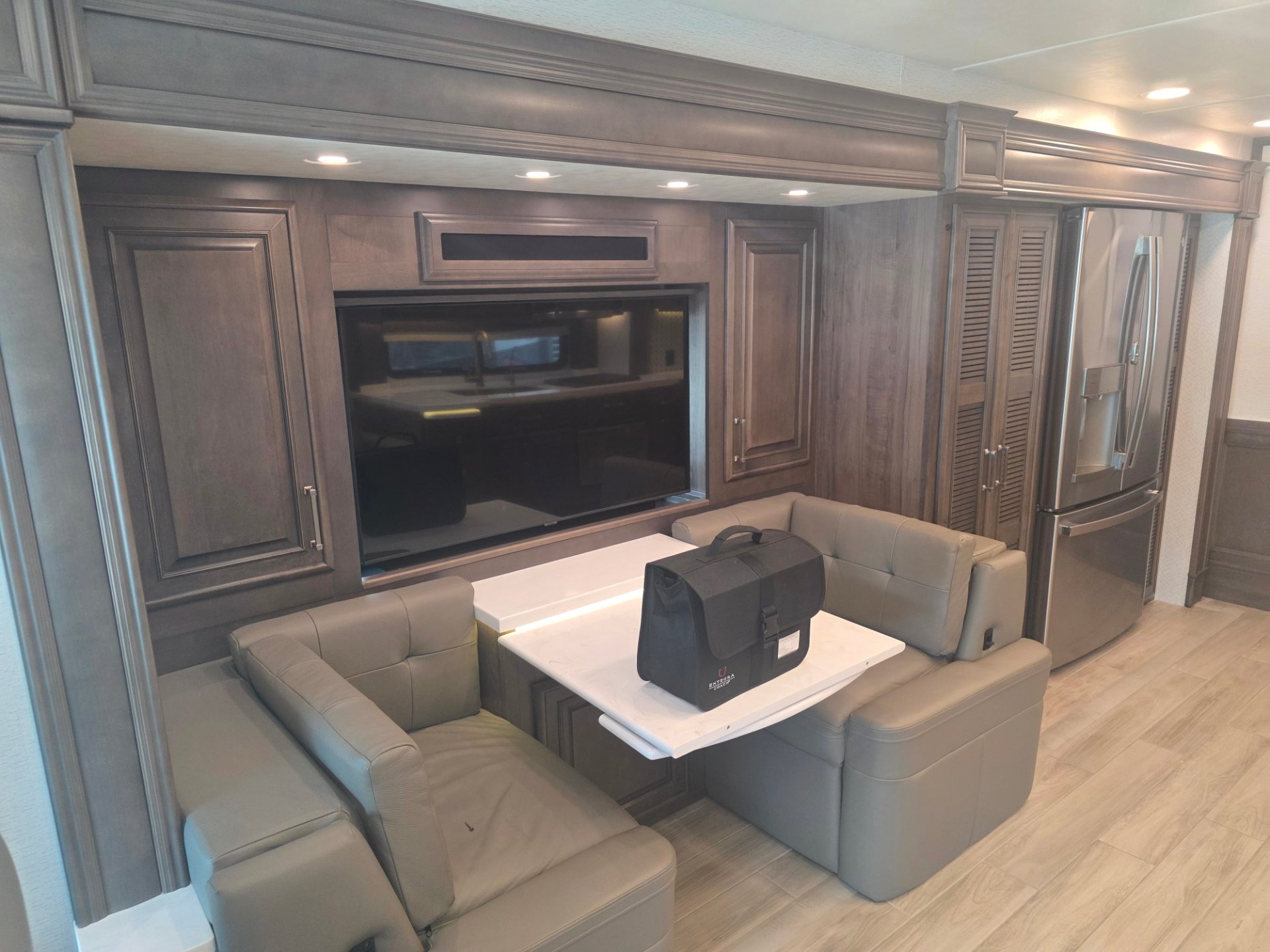 2025 Entegra Coach Aspire 44R - Interior view 3