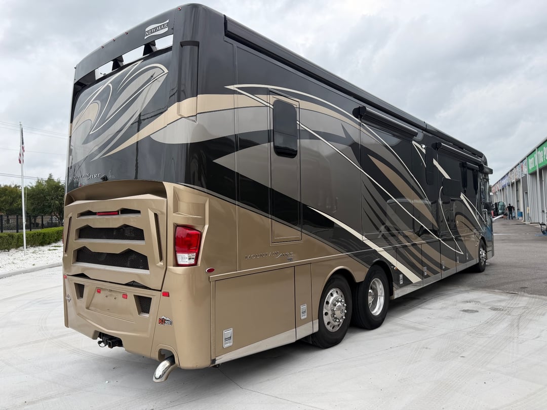 2020 Newmar Mountain Aire 4551, Exterior photo 6
