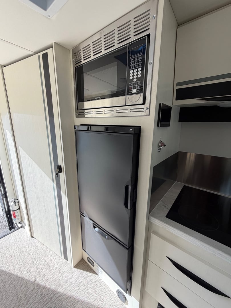 2026 Chinook RV Summit DS, Kitchen photo 3