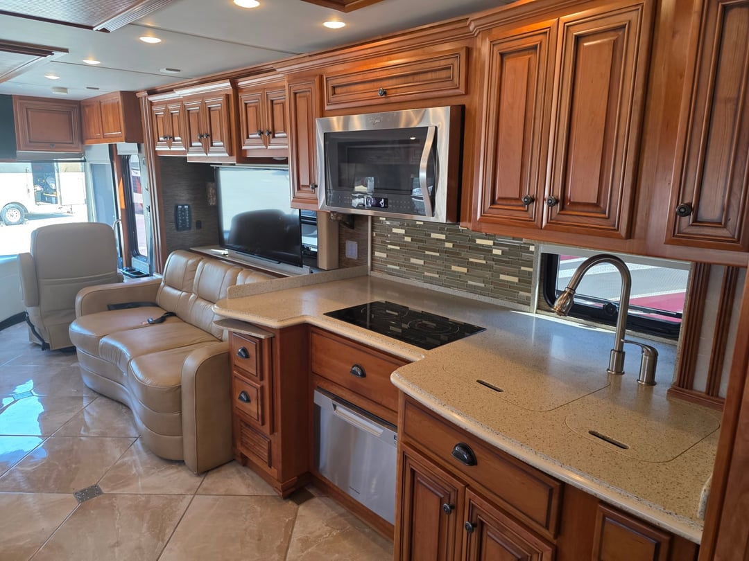 2015 Newmar Dutch Star 4018, Interior photo 35