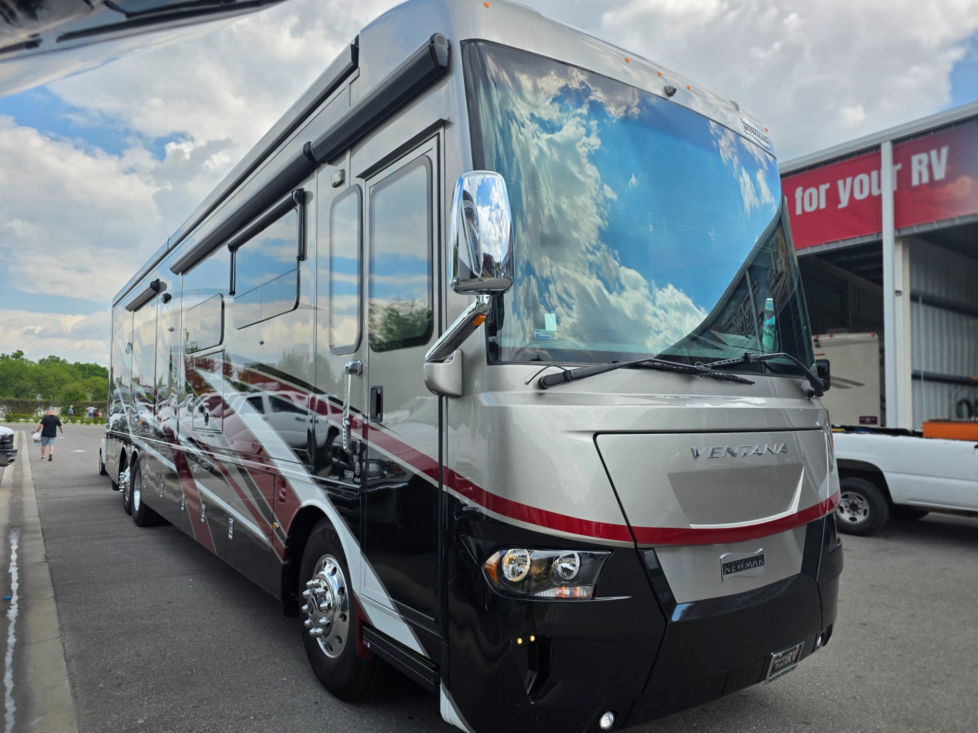 2022 Newmar Ventana 4369 - Exterior view