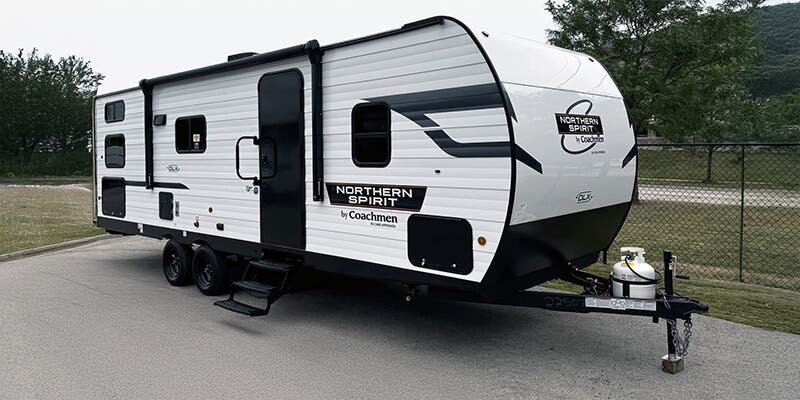 Coachmen Northern Spirit DLX 5210CK exterior