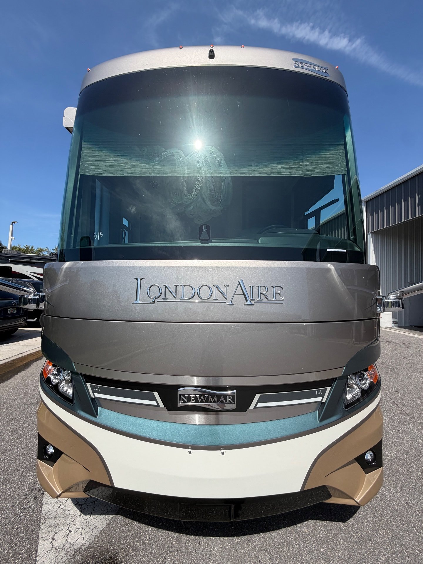 2025 Newmar London Aire 4551 - Exterior view 2