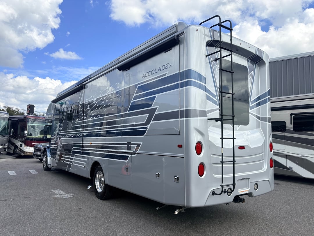 2025 Entegra Coach Accolade XL 37L, Exterior photo 3