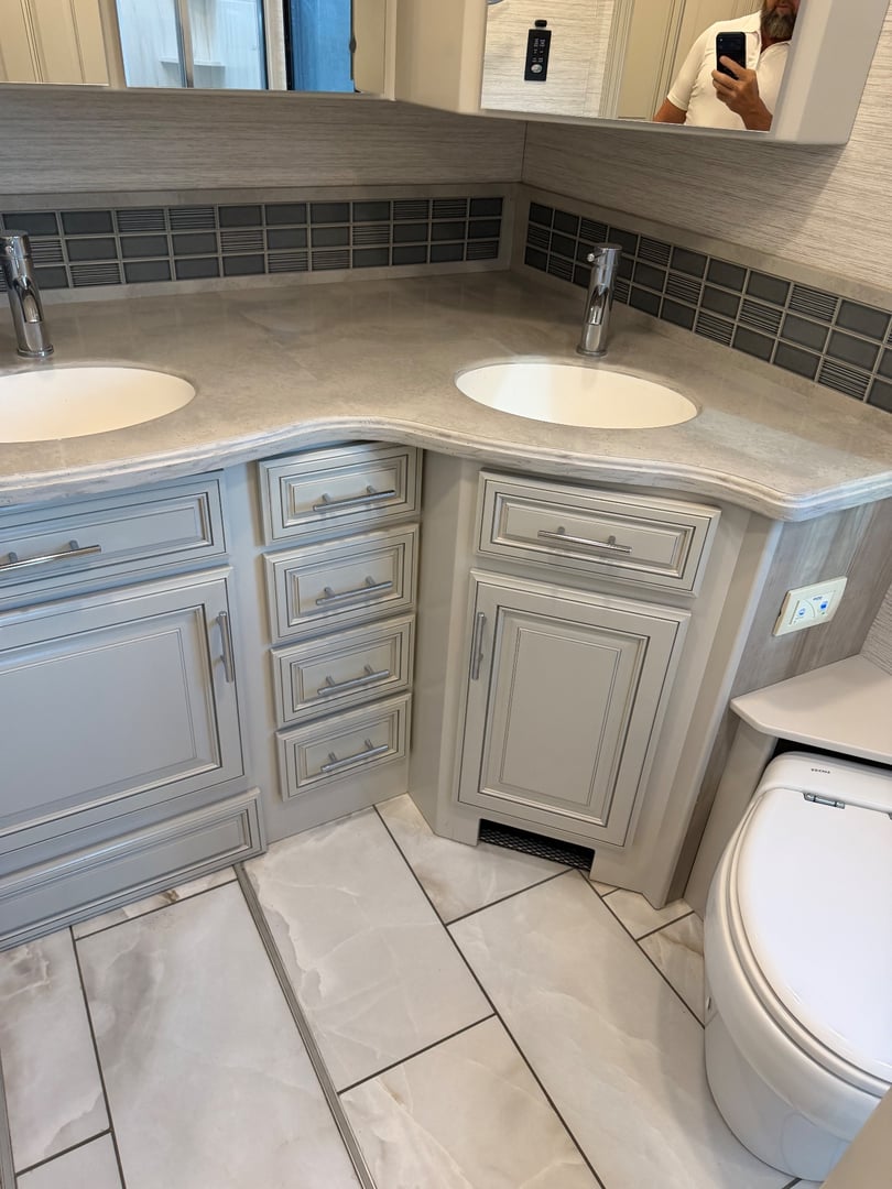 2023 Forest River Berkshire XLT 45E, Bathroom photo 4