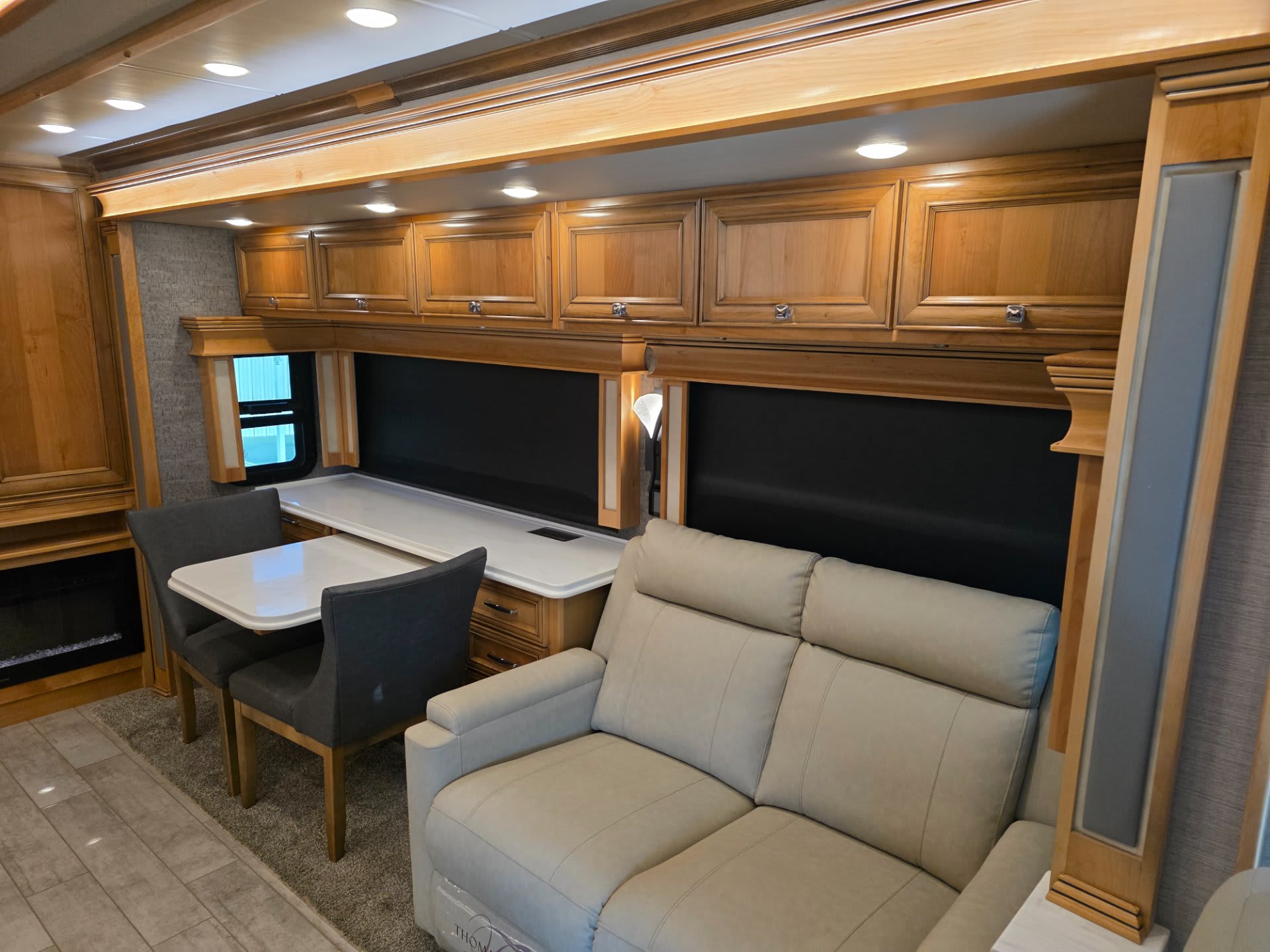 2022 Tiffin Phaeton 36 SH - Interior view 2