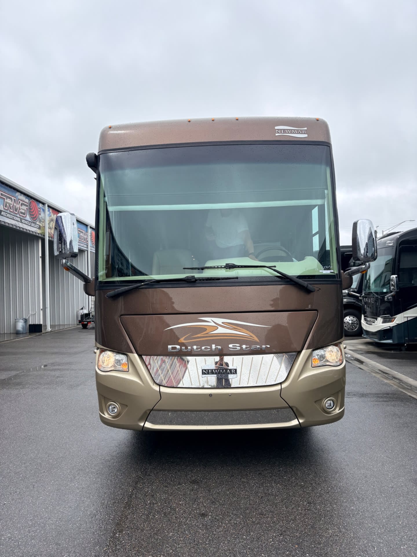 2015 Newmar Dutch Star 4369 FREIGHTLINER - Exterior view 2
