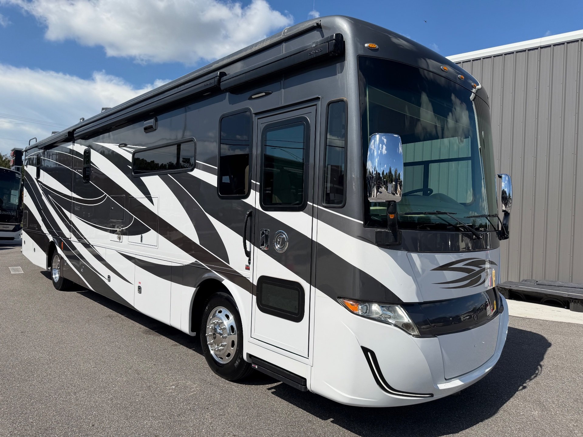 2021 Tiffin Allegro Red 340 38 LL - Exterior view