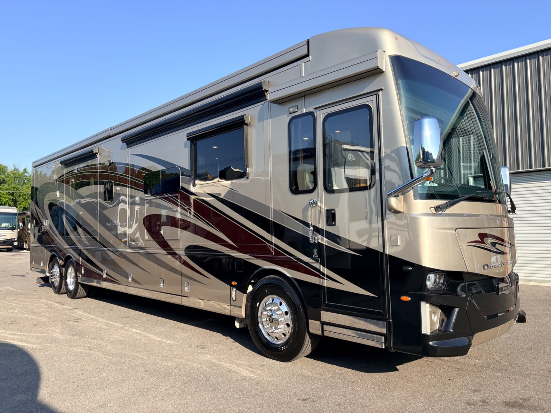 2019 Newmar Dutch Star 4369 - Exterior view