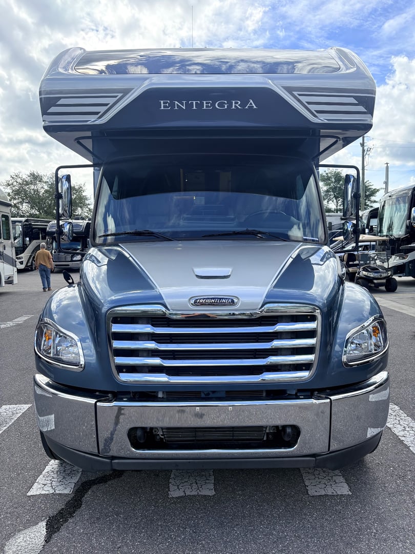 2025 Entegra Coach Accolade XL 37L, Exterior photo 5