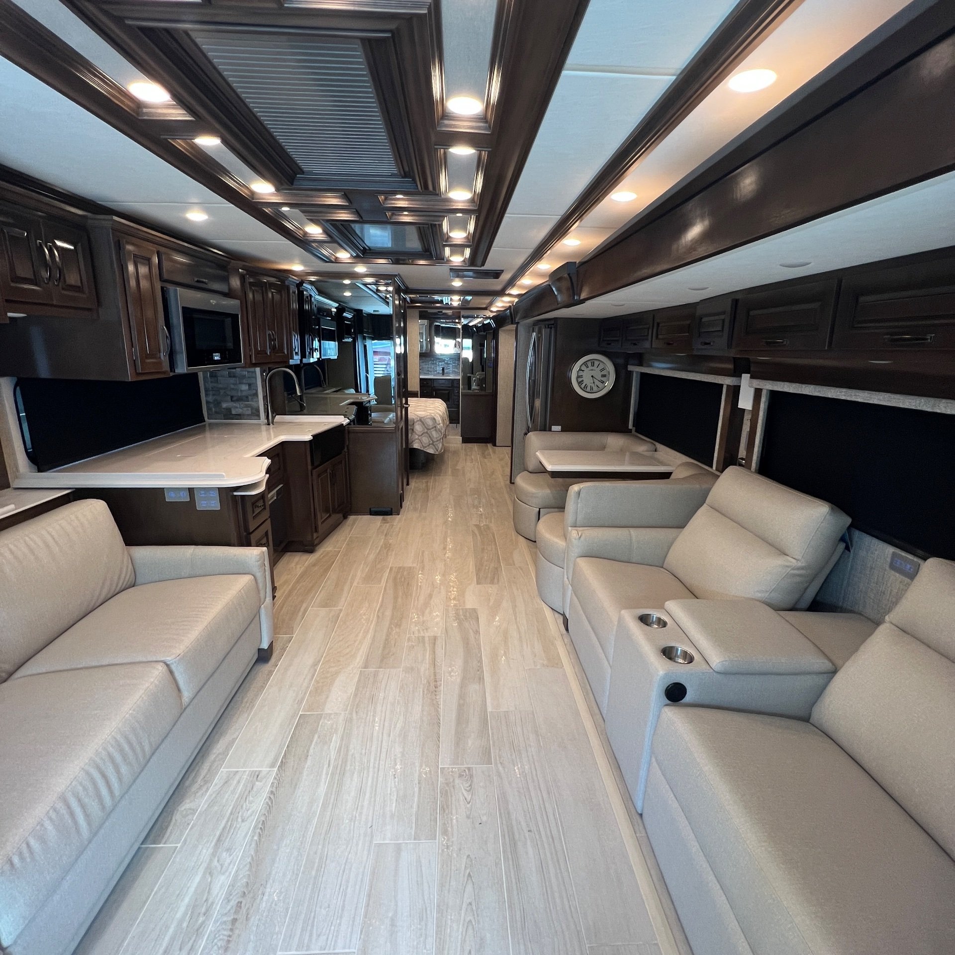 2023 Newmar Dutch Star 4081 - Interior view