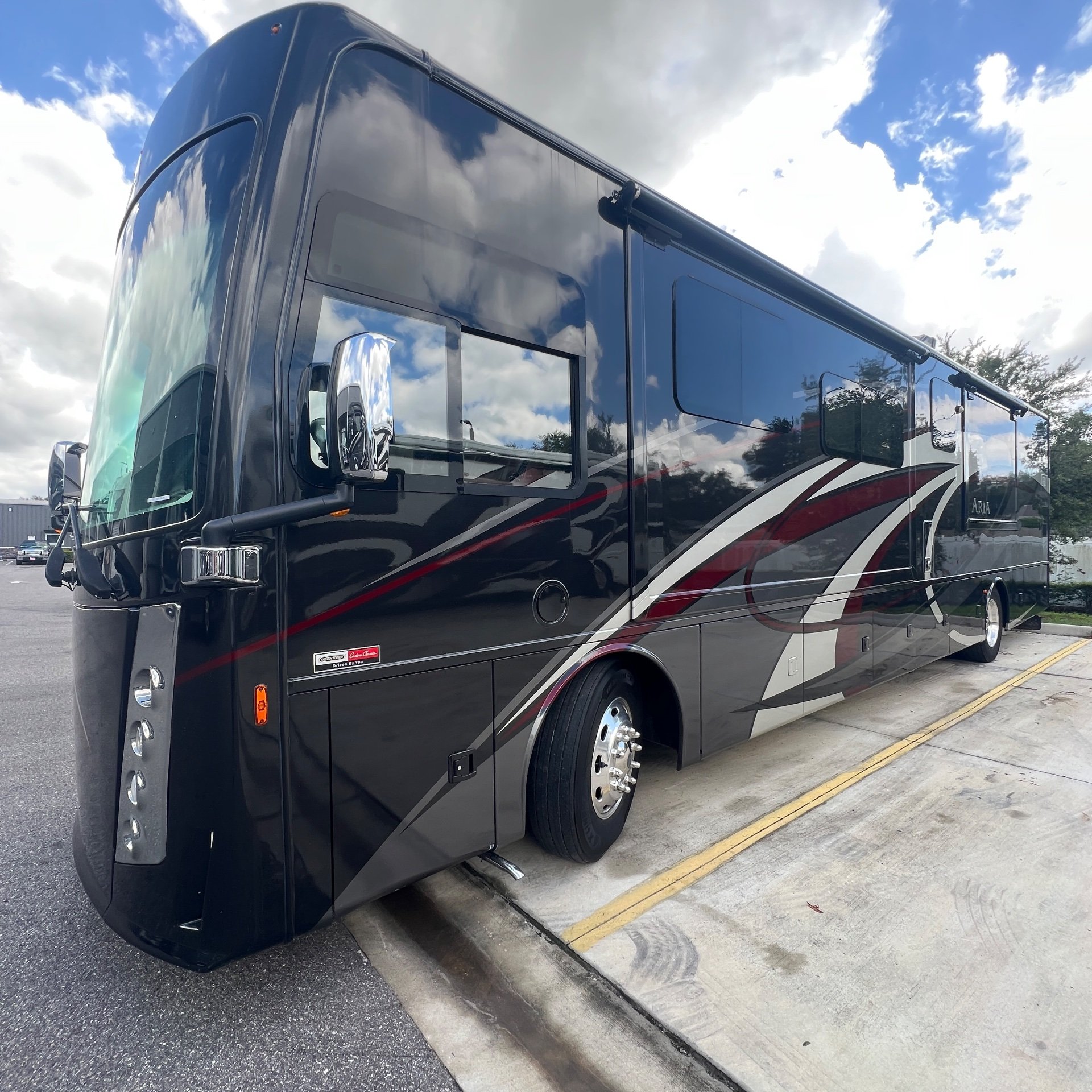 2018 Thor Motor Coach Aria 3901 - Exterior view