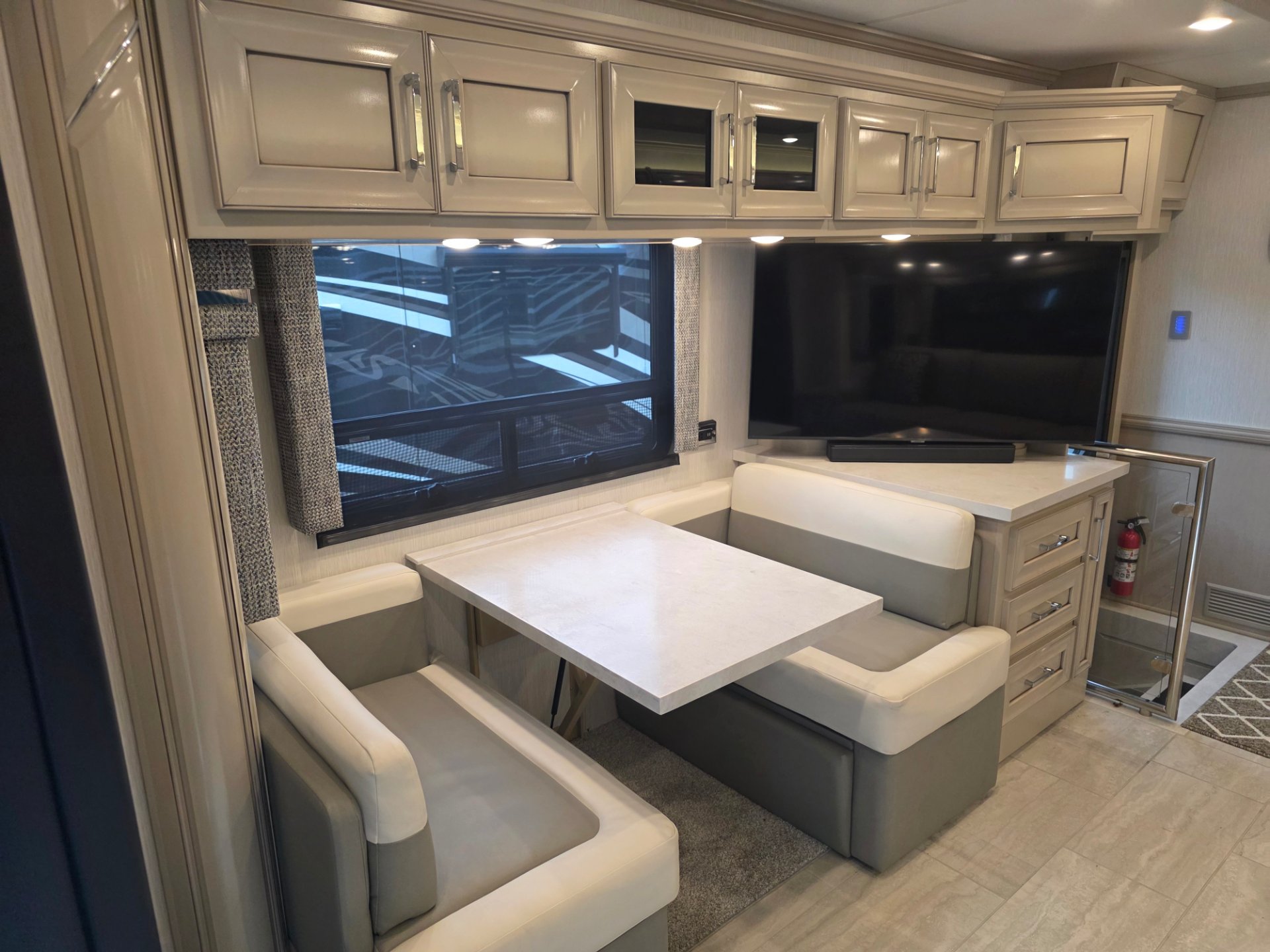 2024 Newmar Super Star 4061 - Interior view 3