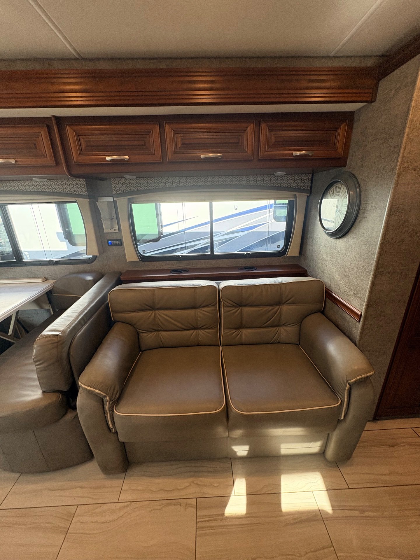 2018 Forest River Berkshire 38A - Interior view 3