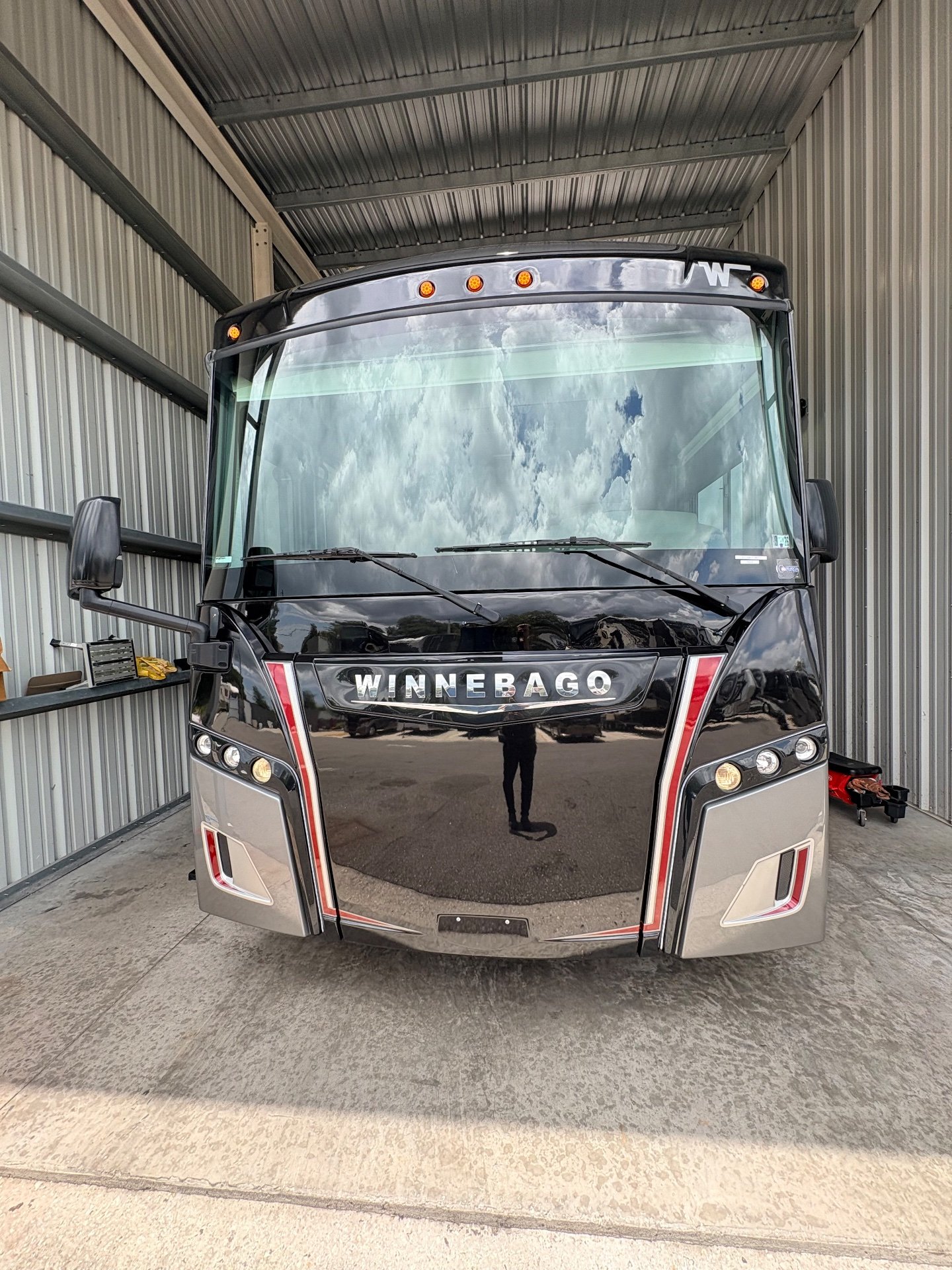 2023 Winnebago Forza 38W - Exterior view 2