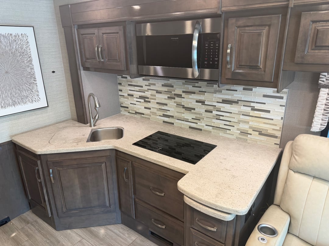 2020 Entegra Coach Reatta XL 39BH, Kitchen photo 2