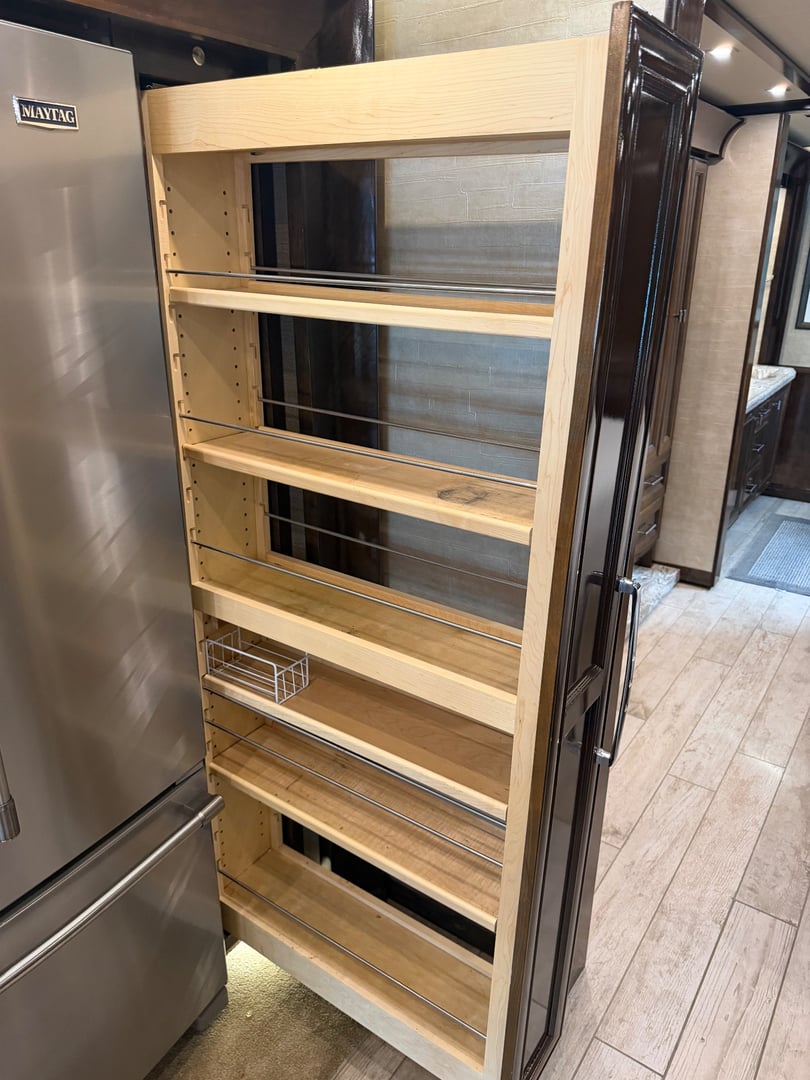 2019 Tiffin Allegro Bus 45 OPP, Kitchen photo 8