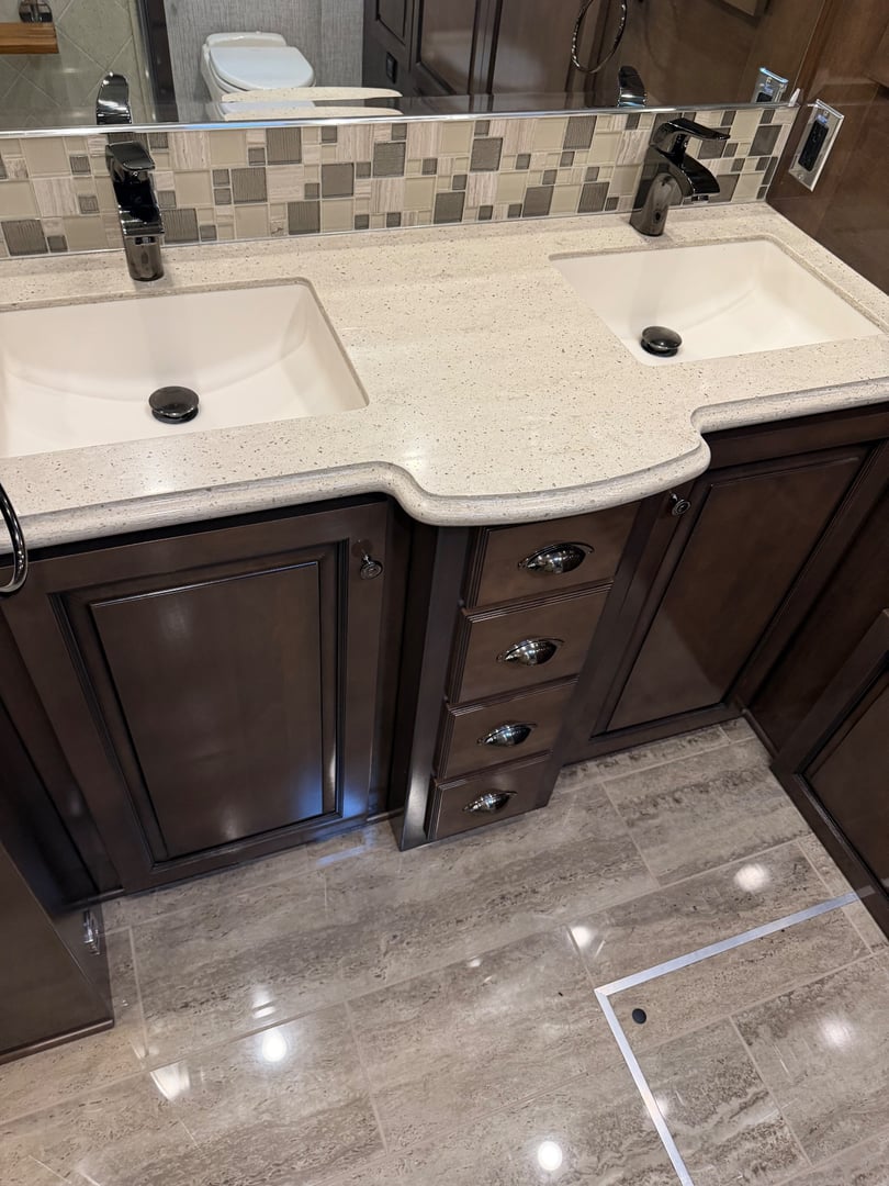 2021 Newmar Dutch Star 4369, Bathroom photo 2
