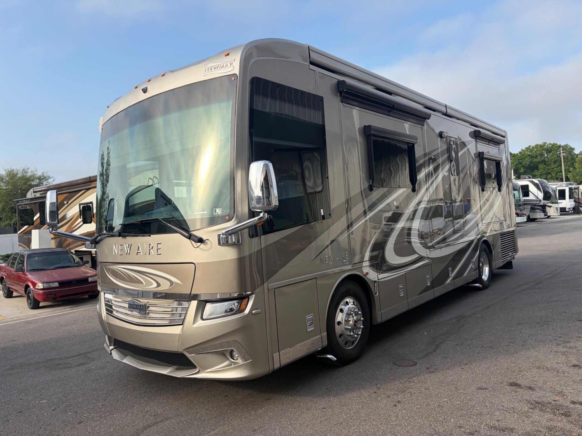 2019 Newmar New Aire 3343 — Exterior photo 3