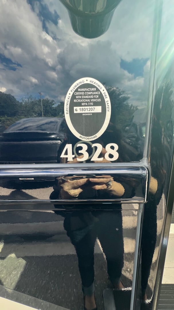 2020 Newmar Dutch Star 4328, Exterior photo 6