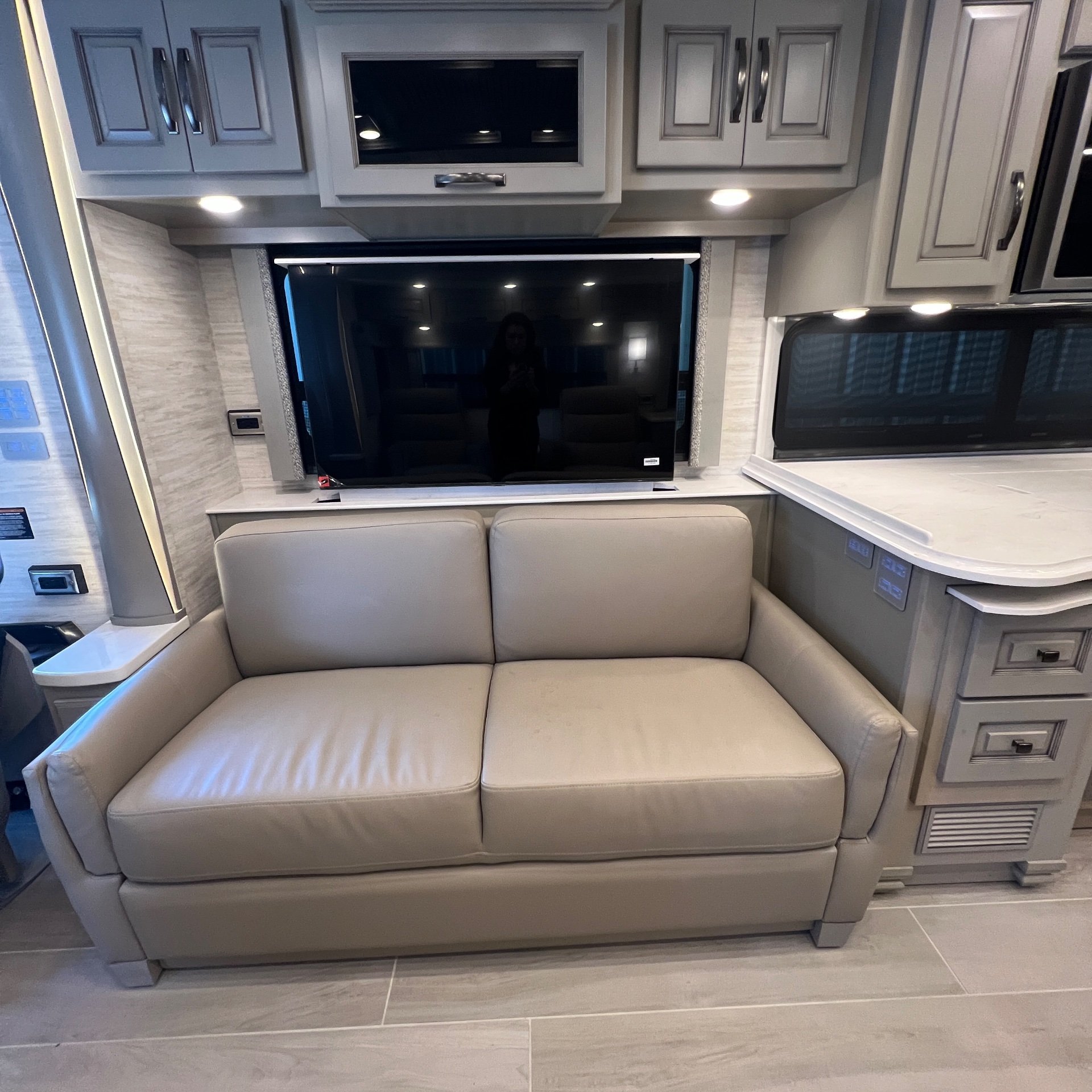 2024 Newmar Dutch Star 4081 - Interior view 2