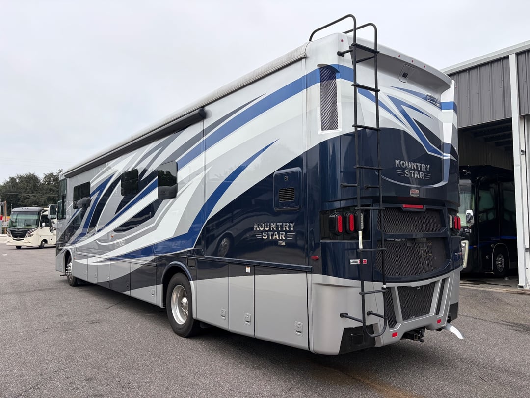2023 Newmar Kountry Star 4068, Exterior photo 5