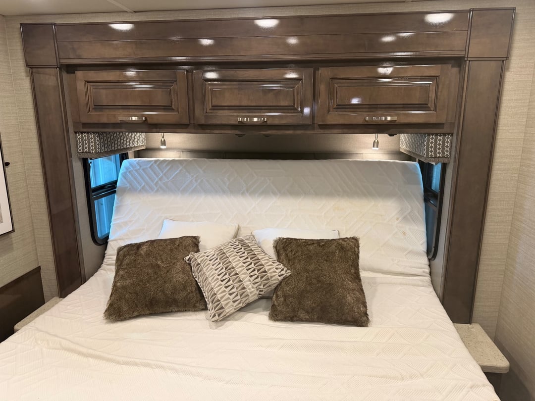 2020 Entegra Coach Reatta XL 39BH, Bedroom photo 4
