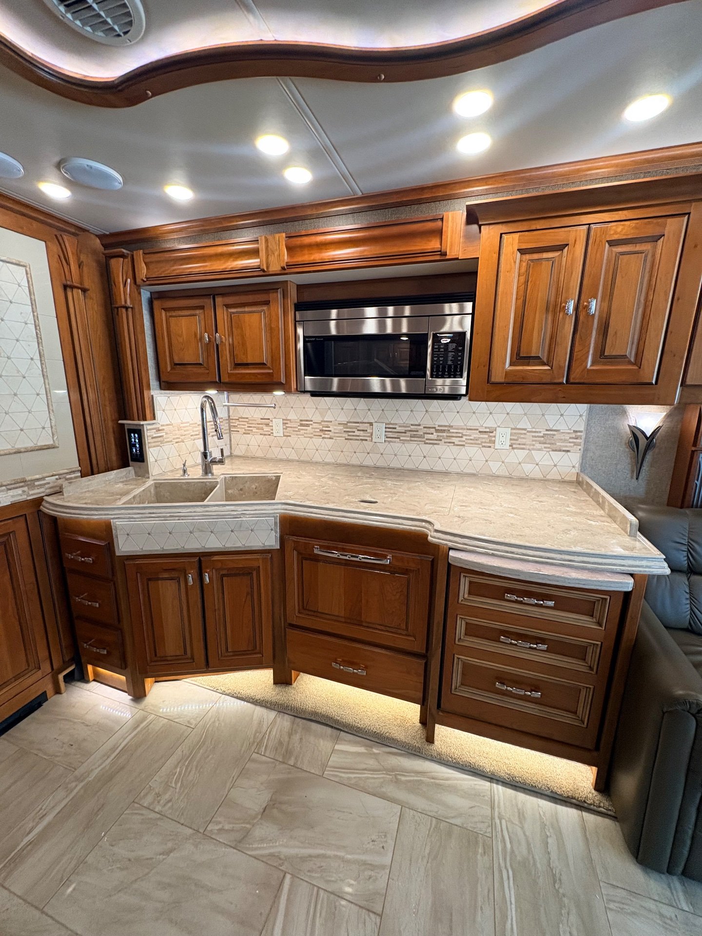 2017 Tiffin Allegro Bus 45 OPP - Interior view 3