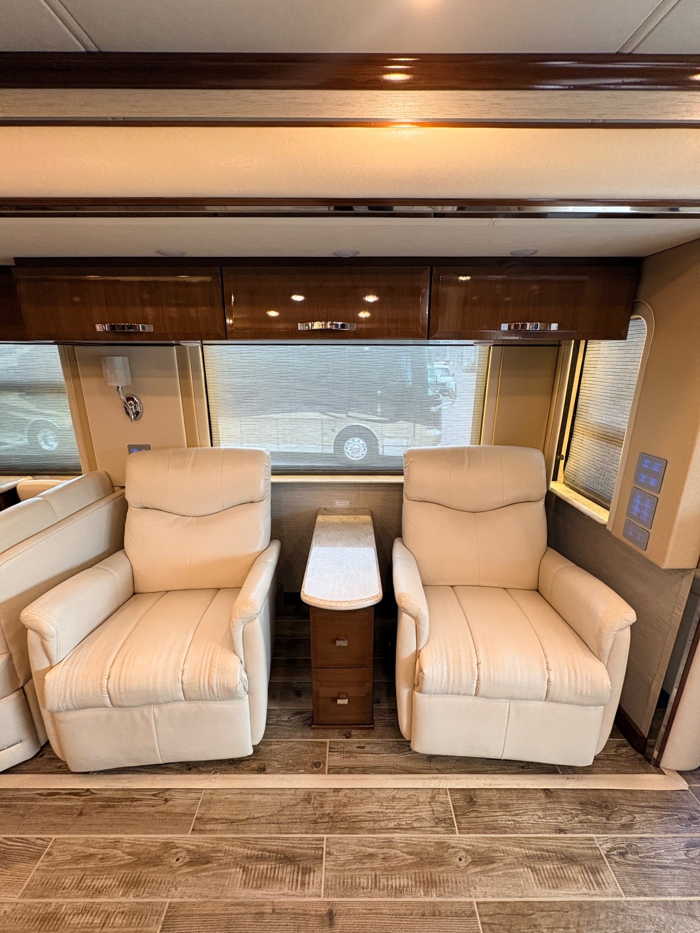 2018 Newmar King Aire 4531 - Interior view 2