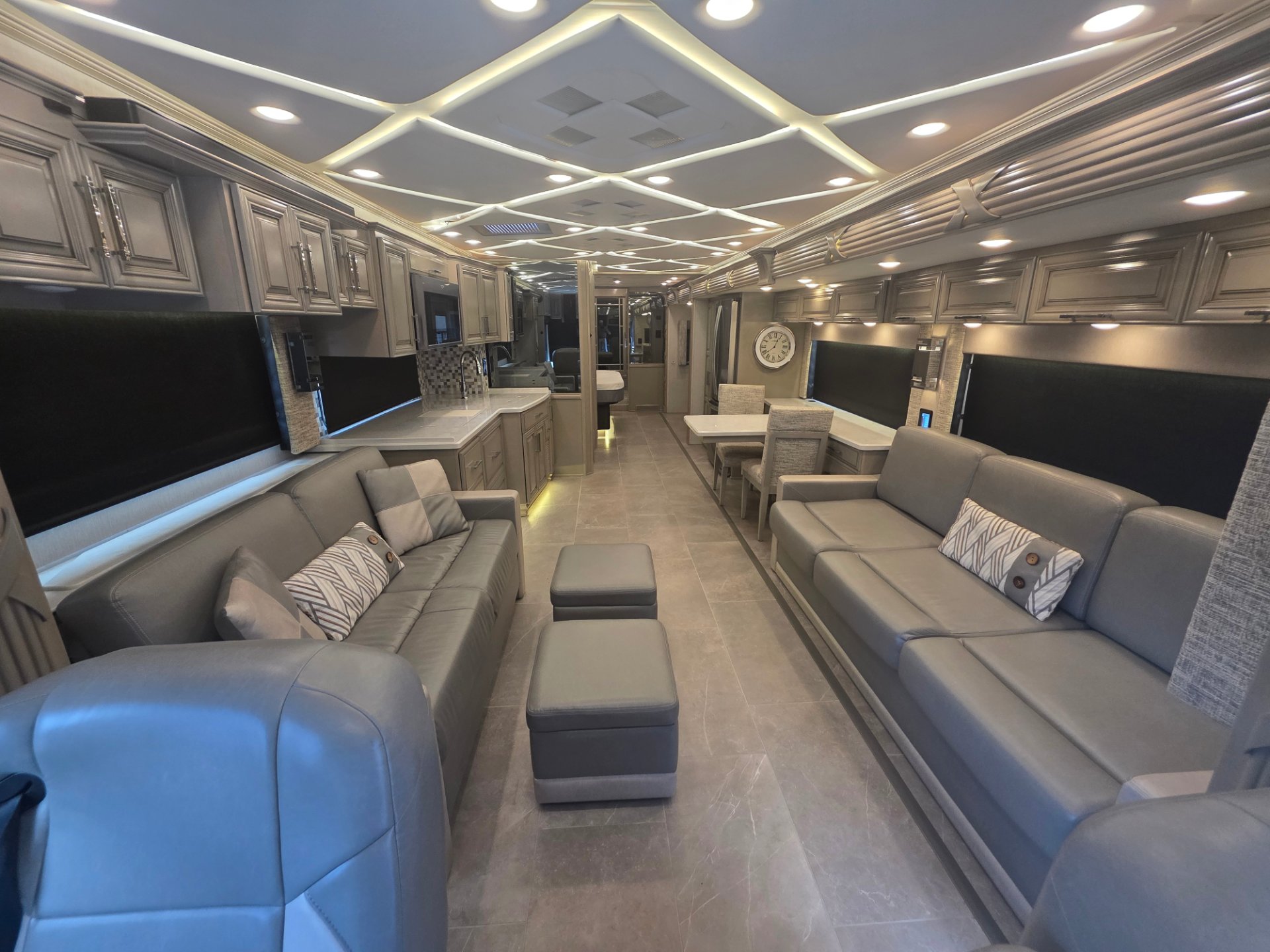 2023 Newmar Mountain Aire 4551 - Interior view