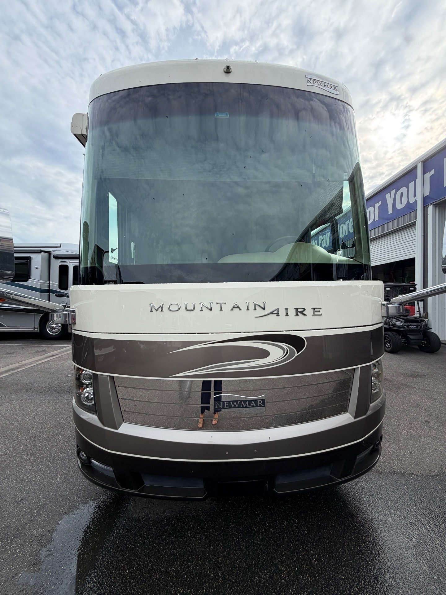 2018 Newmar Mountain Aire 4553 — Exterior photo 2