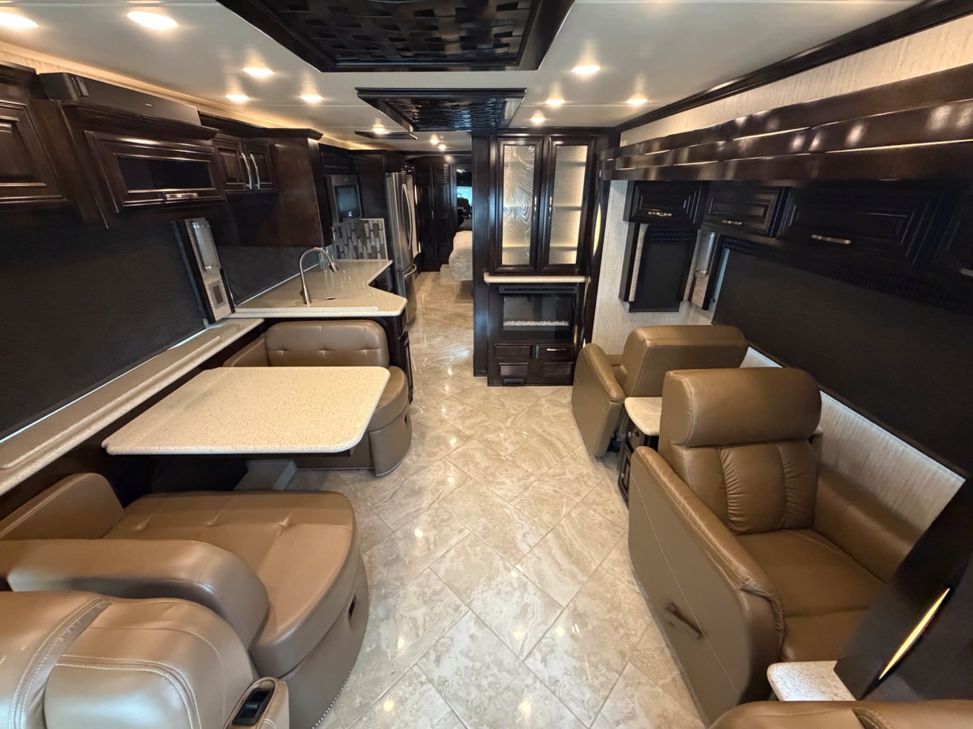 2020 Newmar New Aire 3543 - Interior view