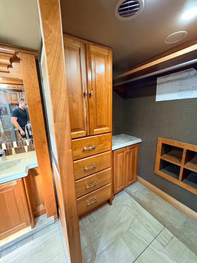 2017 Tiffin Allegro Bus 45 OPP, Interior photo 18