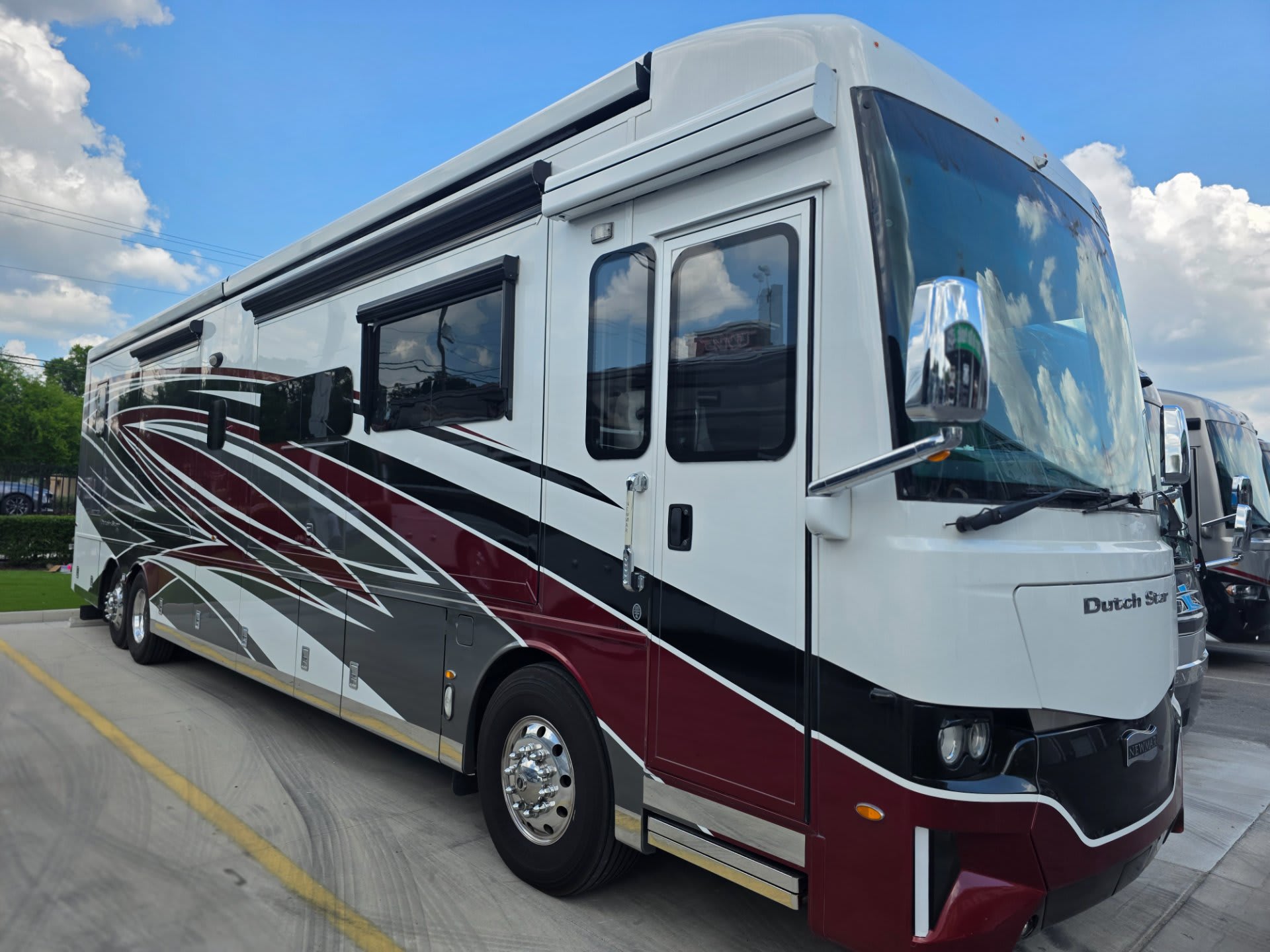 2023 Newmar Dutch Star 4369 - Exterior view
