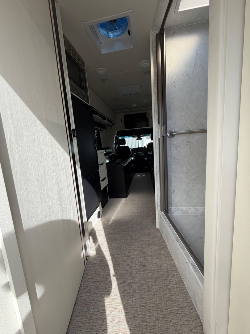2026 Chinook RV Summit SS, Living area photo 5