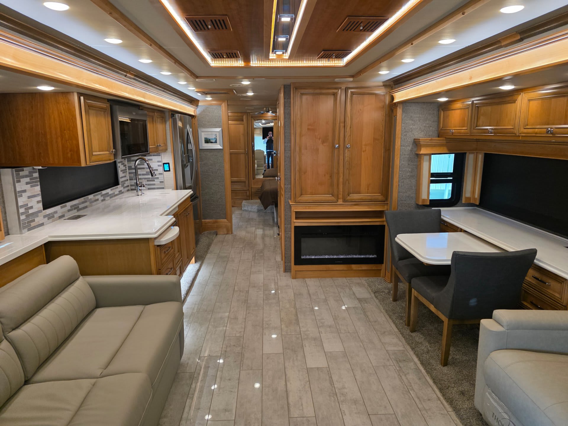 2022 Tiffin Phaeton 36 SH - Interior view