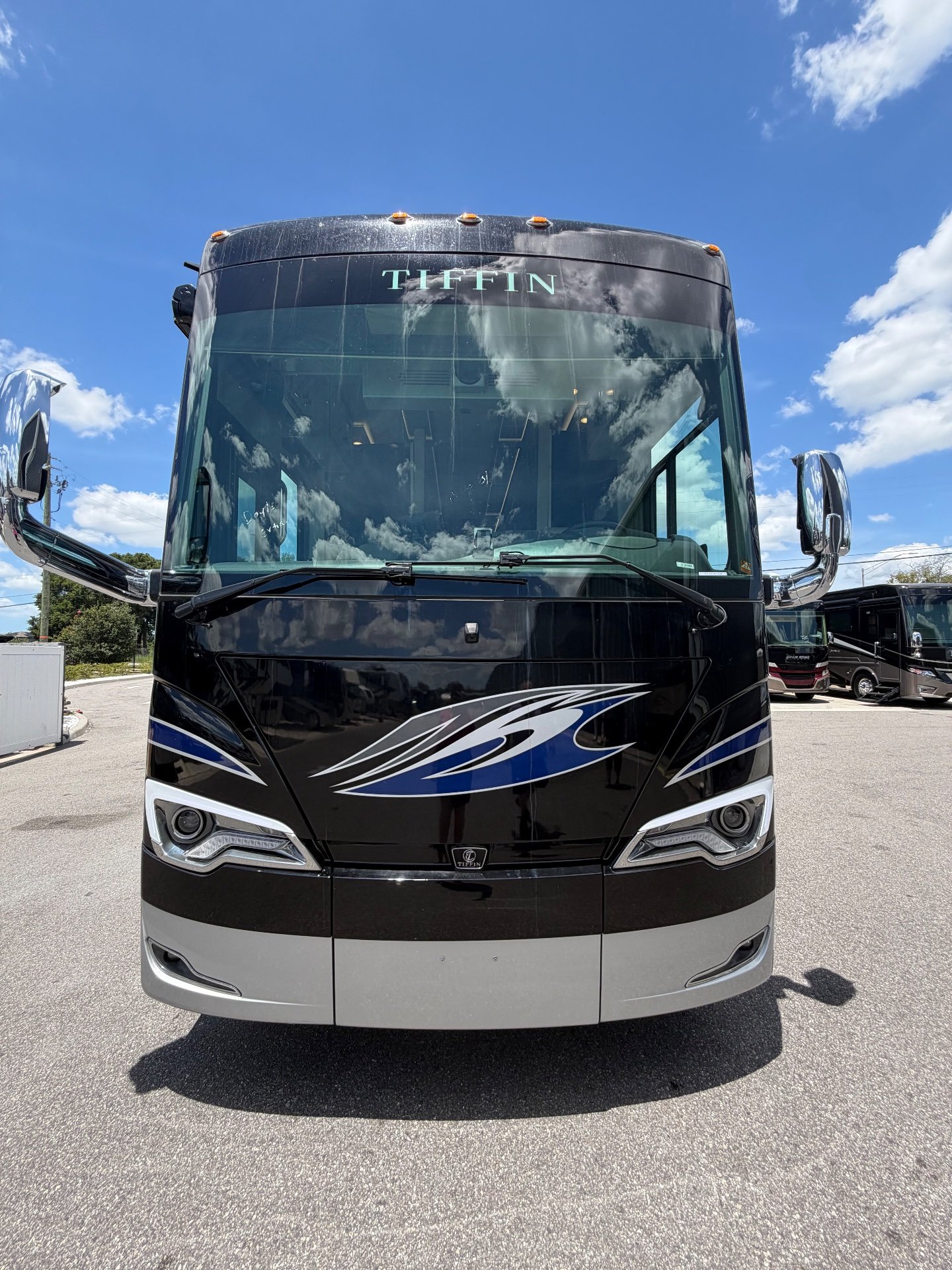 2021 Tiffin Allegro Bus 40 IP - Exterior view 2