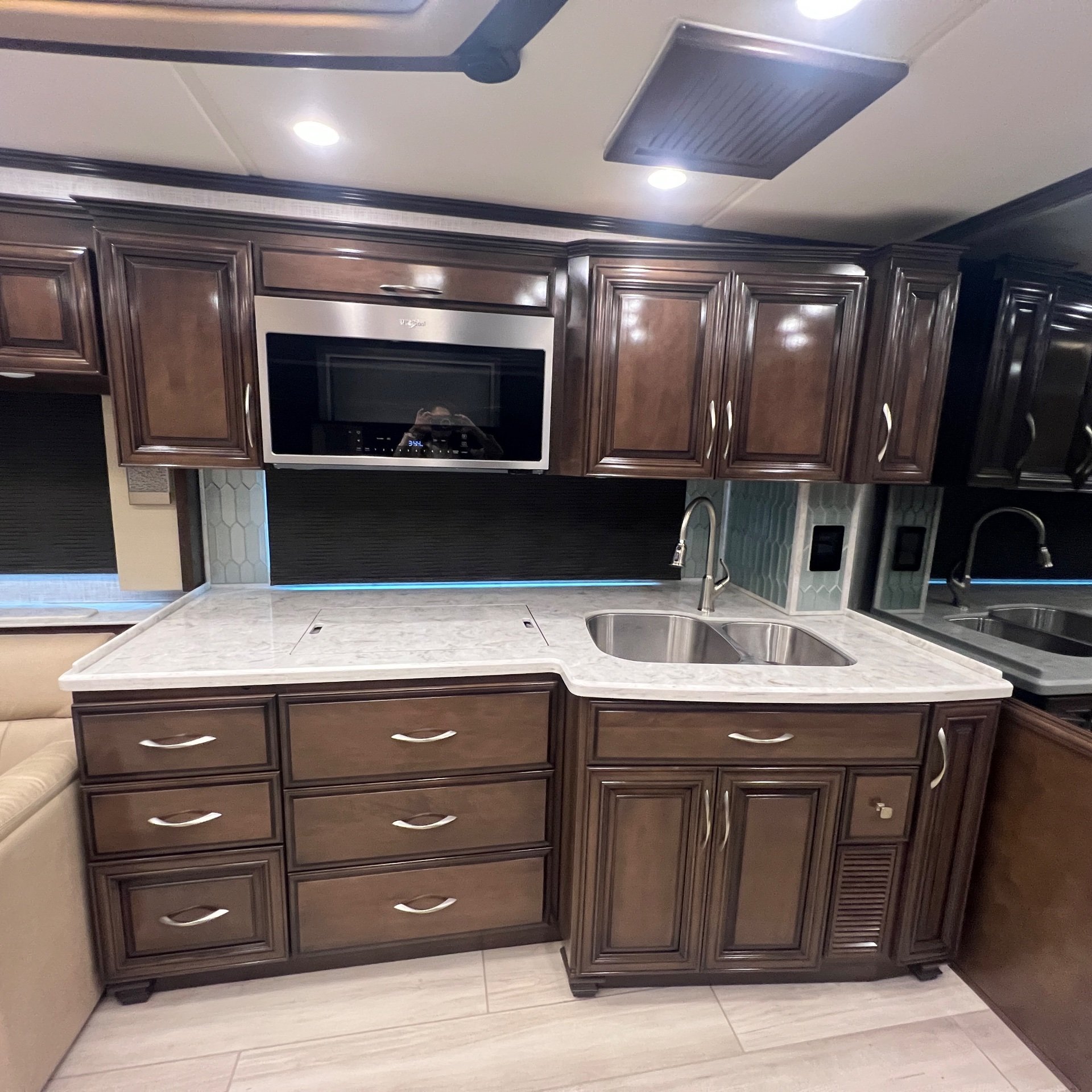2022 Newmar London Aire 4579 - Interior view 3