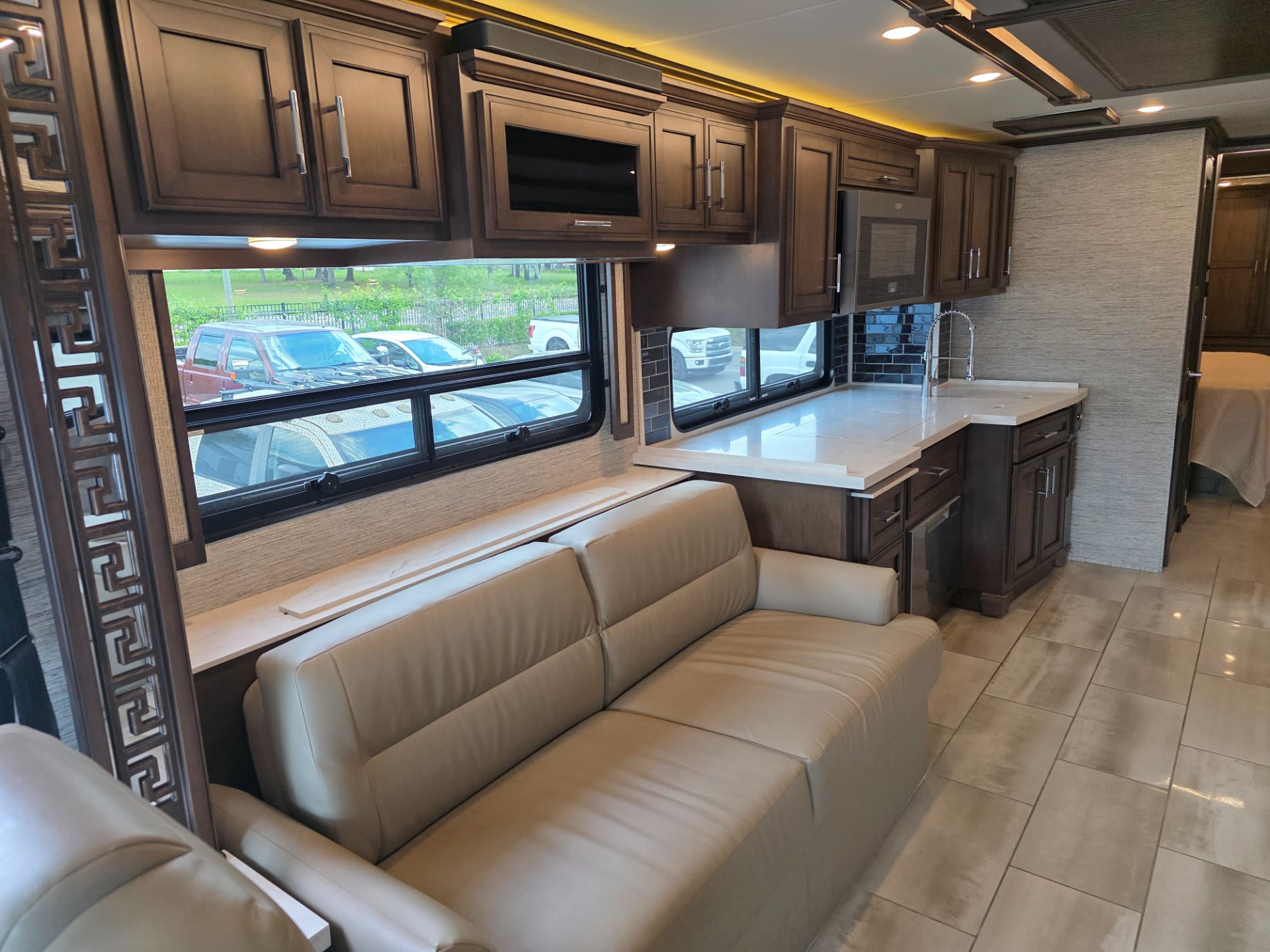 2022 Newmar Ventana 4369 - Interior view 3