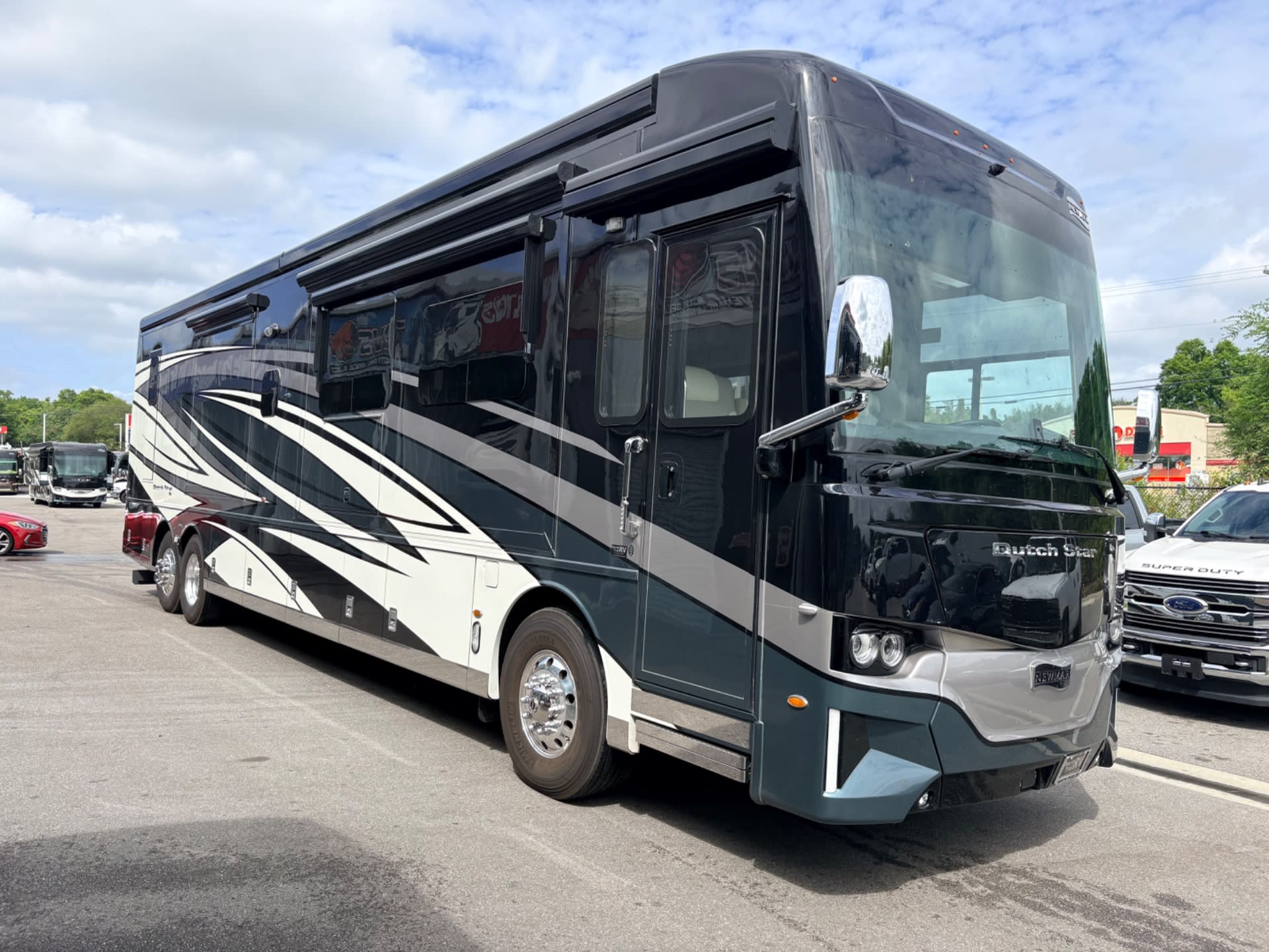 2023 Newmar Dutch Star 4370 - Exterior view