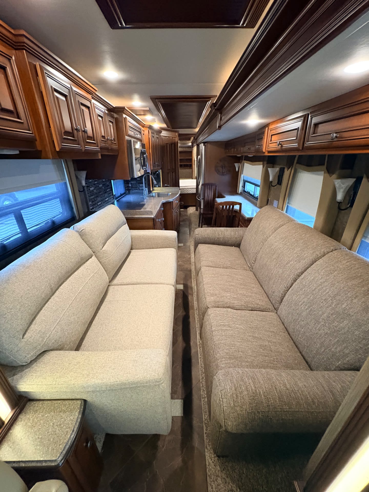 2014 Newmar Dutch Star 4364 - Interior view 2
