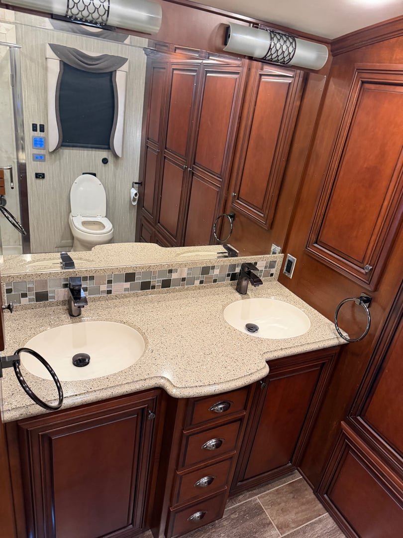 2017 Newmar Dutch Star 4369, Bathroom photo 2